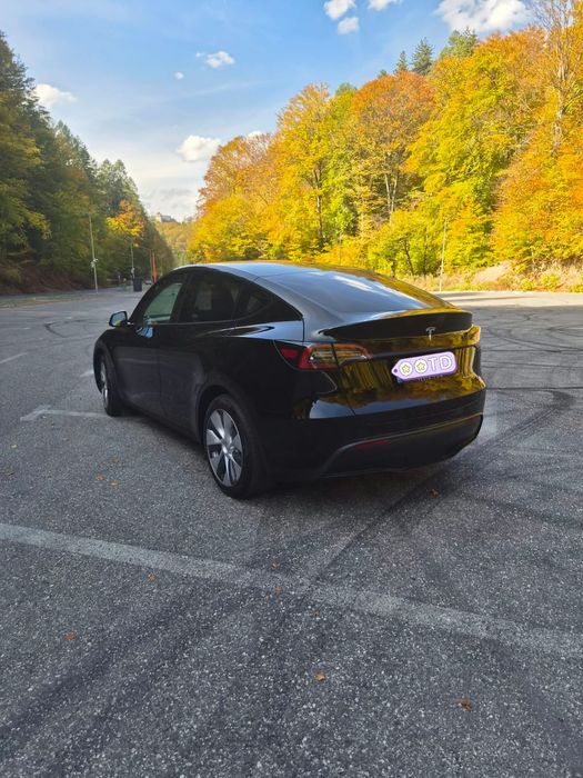 TESLA Model Y 2023 — imagine 3