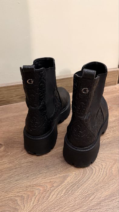 Дамски боти Guess