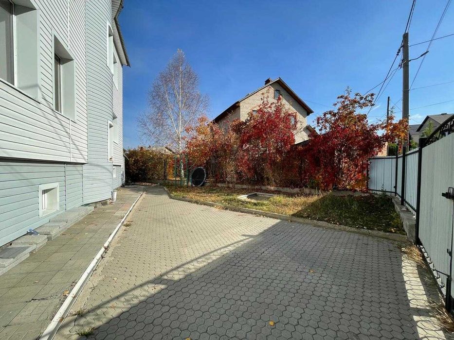 Коттедж в поселке Ульбинский