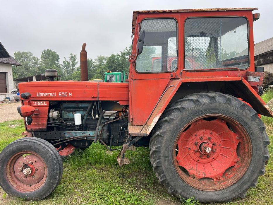 Tractor universal 650 m, an 1985