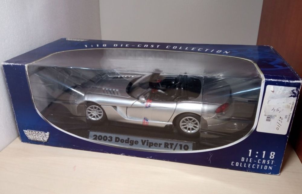 Dodge Viper macheta auto scara 1 18 
Scara 1:18
Motor max 

Fotografii