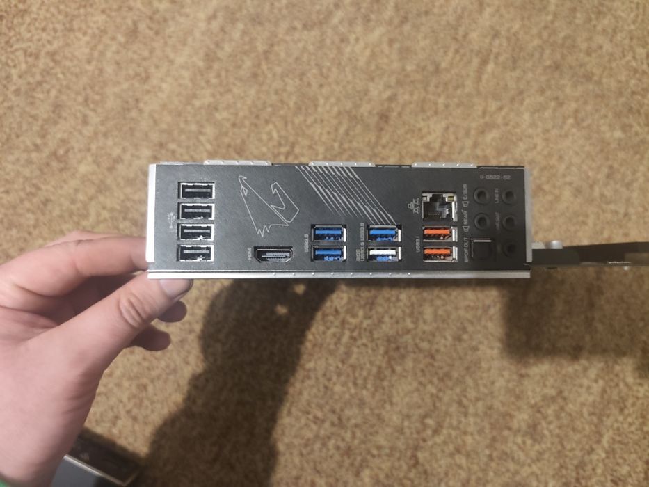 Placi de baza AM4 X570 Aorus Elite și Strix 570-F Gaming