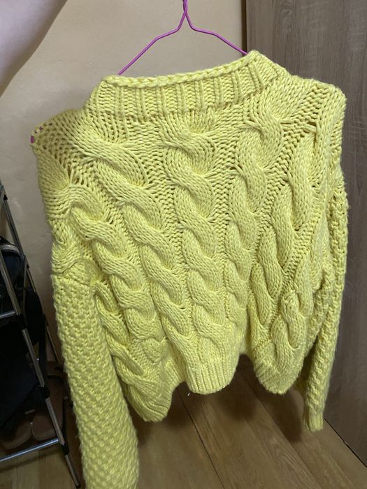 Pulover tricotat galben