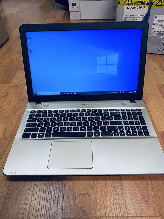 Продам ноутбук i7-7500