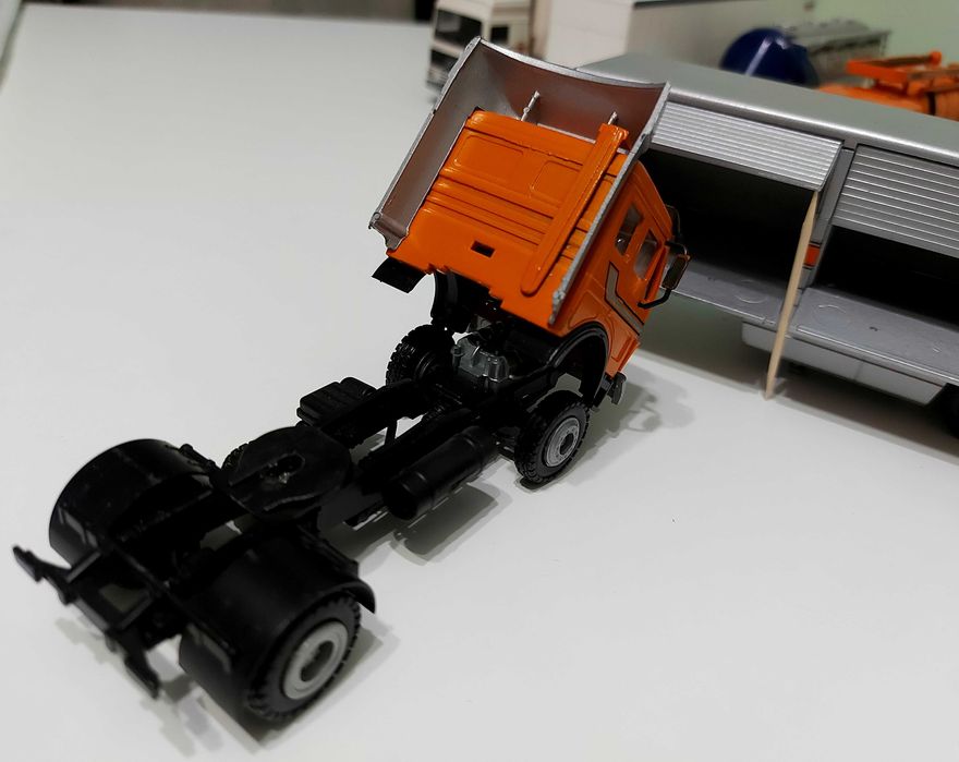 Колекционерски модел в мащаб 1:50