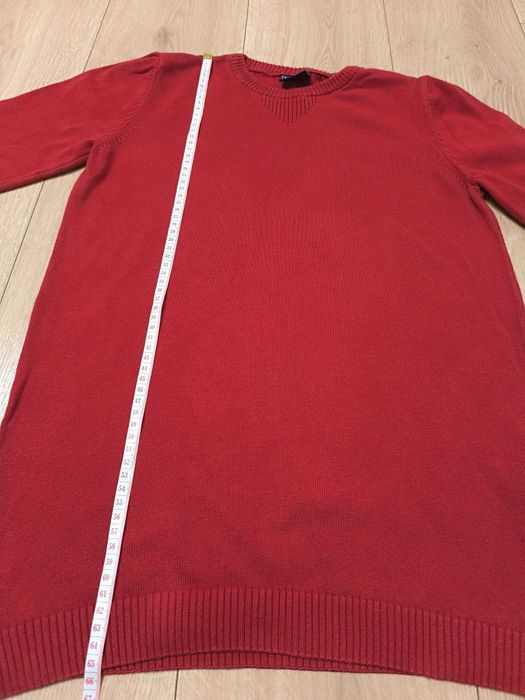 Класически пуловер за момче, размер 146–152.