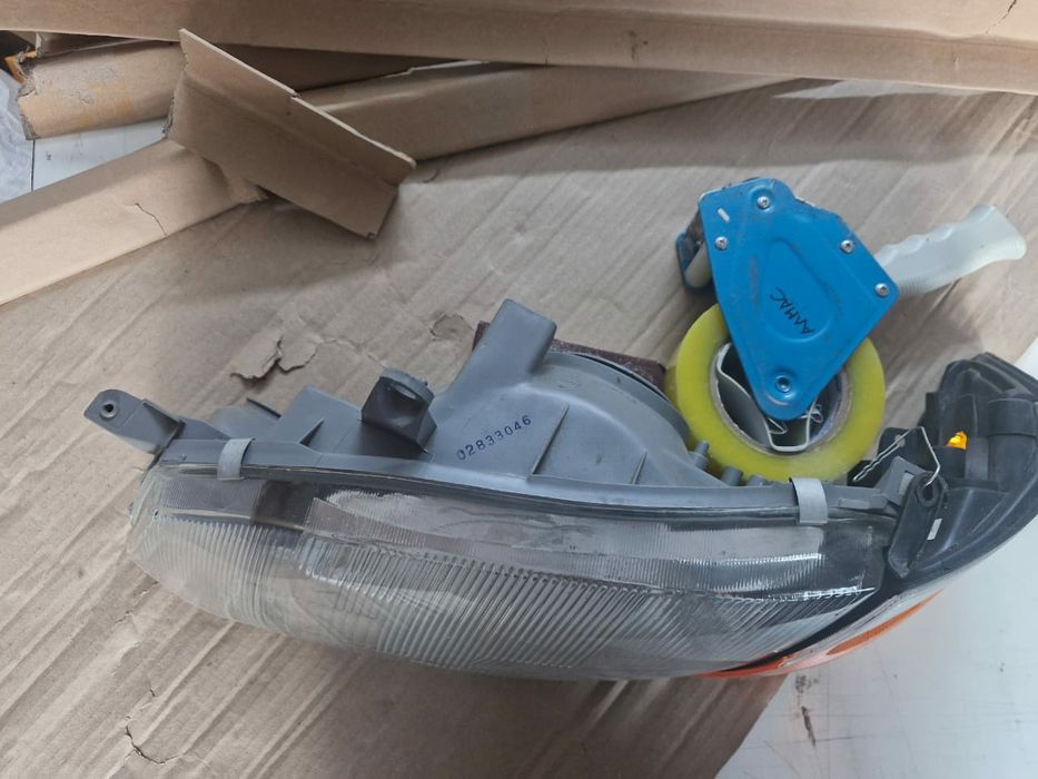 фара Тойота хайс