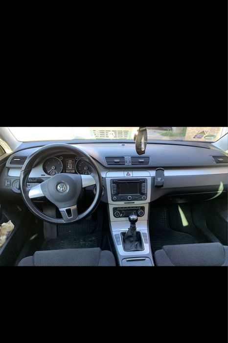 VOLKSWAGEN Passat 2010