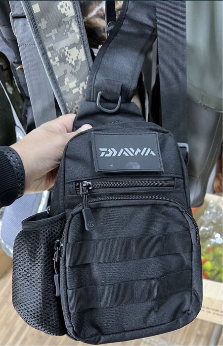 Тактическа чанта с мрежест джоб за бутилка подходяща за ловци рибари