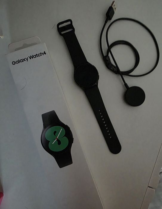 Часы watch 4 с коробкой