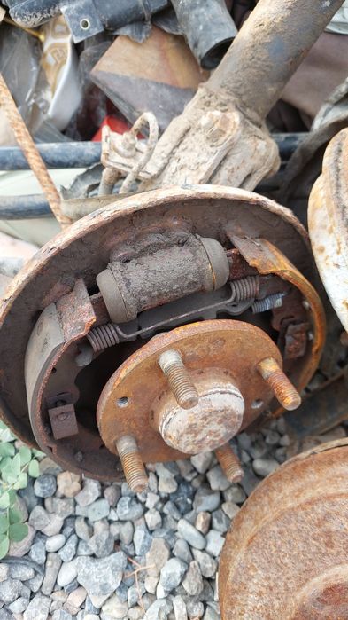 Ступица на мазду 323