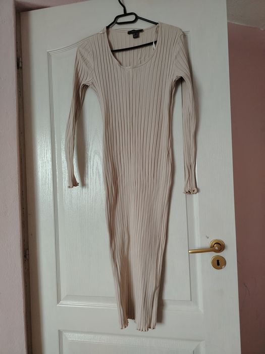 Rochie pe corp culoare crem