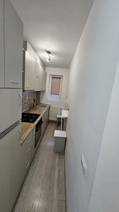 Închiriez apartament