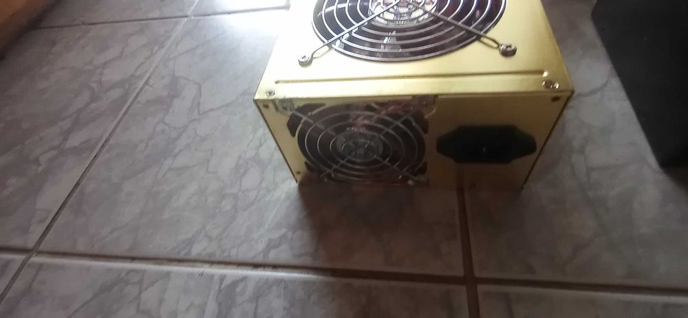 Продавам Захранване 550 w