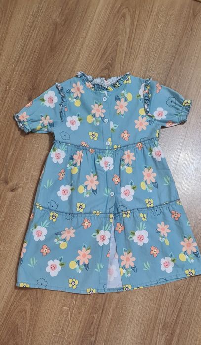 Вещи на девочку , футболки , платья, джинсы