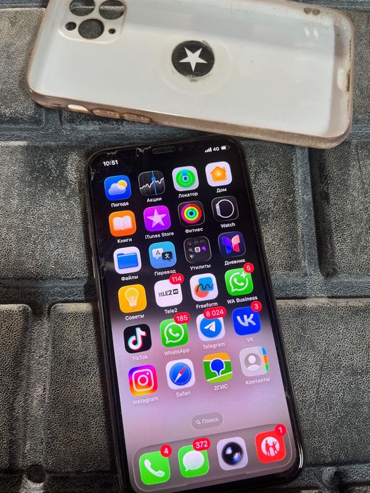 iPhone 11 про обменяю на выше