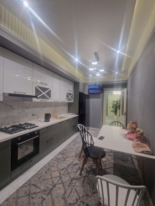 Квартира 4/2/8
Чиланзар Парк Гафура Гуляма Ориентир:  Бунёдкор стадион