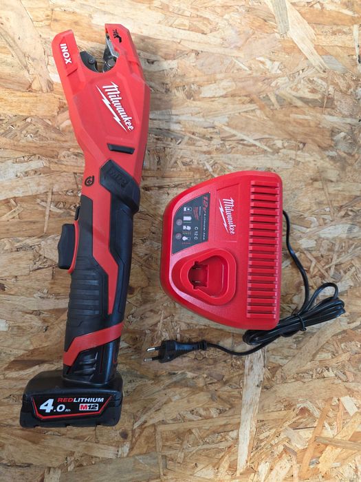 Masina Taiat Debitat Tevi Cupru Inox Instalatii Sanitare Milwaukee M12 PCSS Acumulator 12V Incarcator