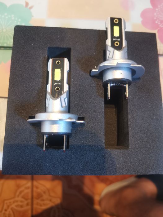 Becuri led H7 lumina albā