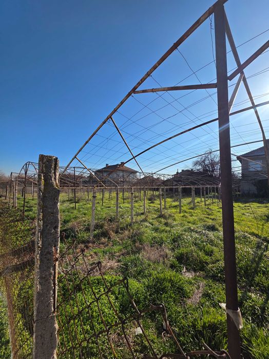 4 стари оранжерии търсят своя нов собственик