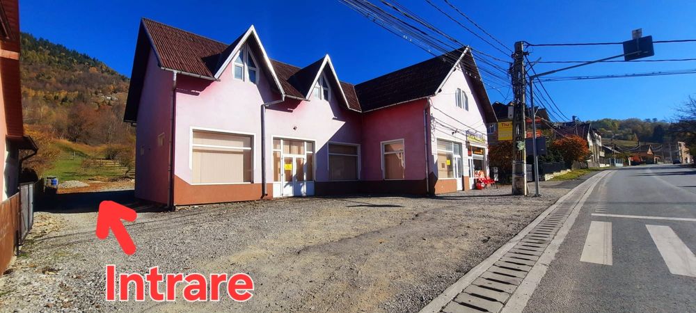 Închiriez teren și spațiu comercial