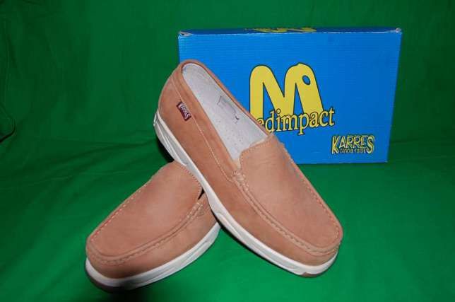 Pantofi barbati 40 si 43 din piele, atat exterior cat si interior.