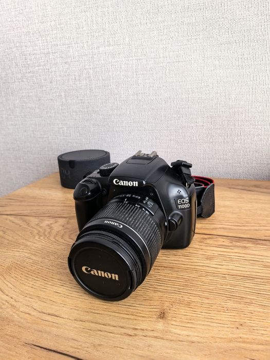 Фотокамера Canon EOS 1100D