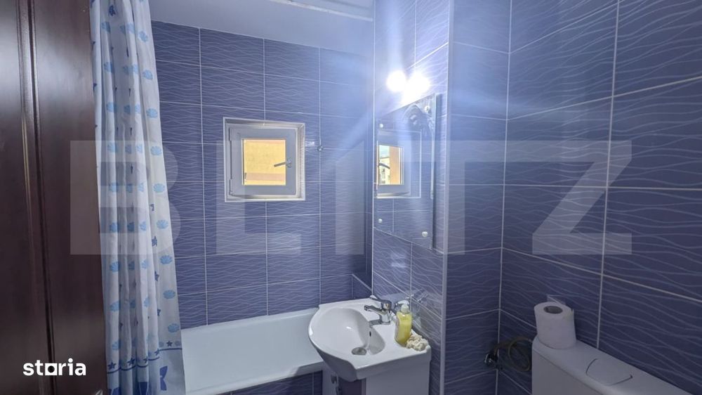 Apartament cu 2 camere, decomandat, 55 mp, 2 bai, zona Cetate