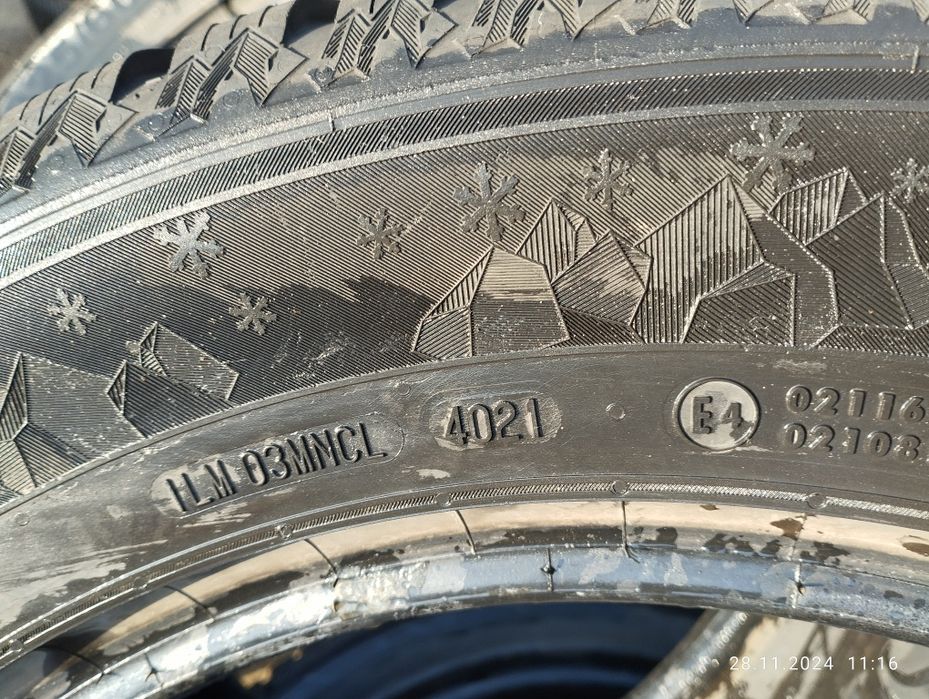 2 buc 225 60 R18 104v Semperit , iarna, dot 2021