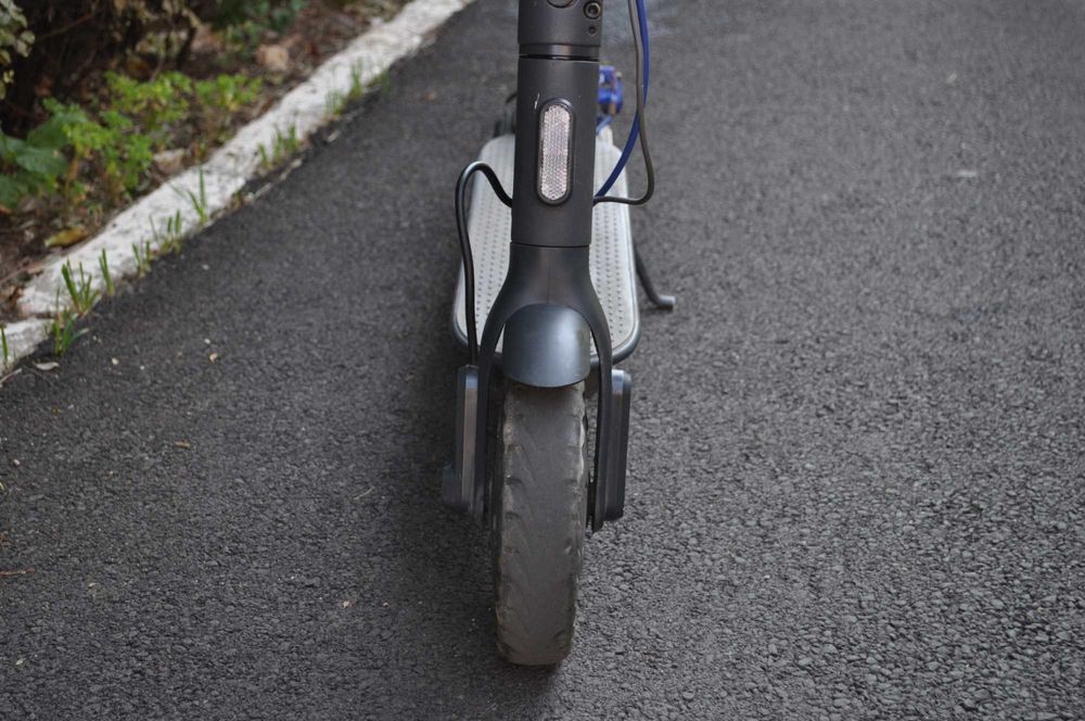 Trotineta electrica Xiaomi Mi Electric Scooter 3