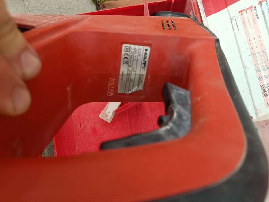 Fierăstrău  sabie Hilti