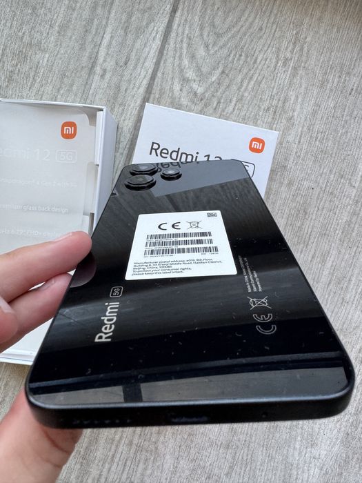 Smartphone Xiaomi Redmi 12 5G, ca nou, cutie completa, perfect functional