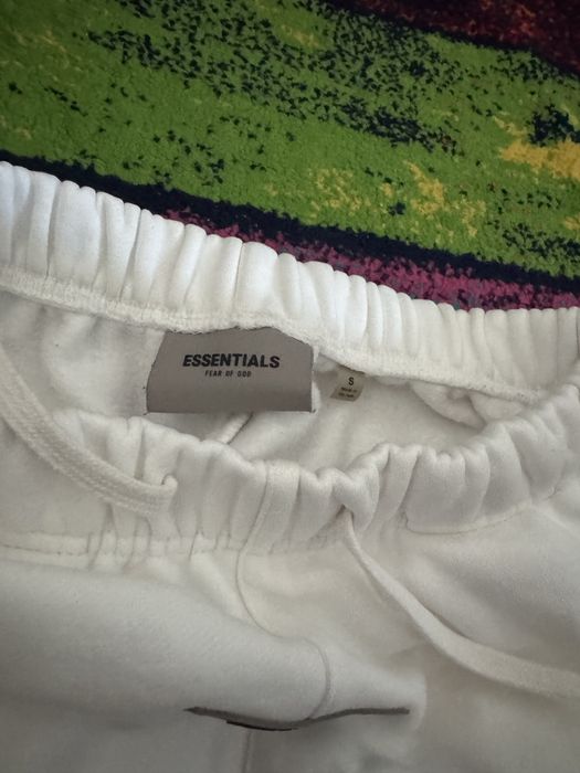 pantaloni essentials