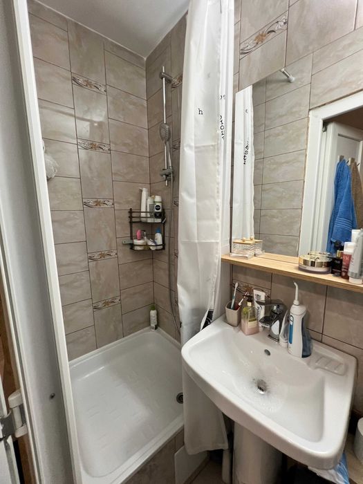 Vand Garsoniera zona Baneasa