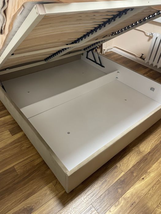 *НАМАЛЕНИ* Повдигащ механизъм и 2 дъна за спалня 180/200