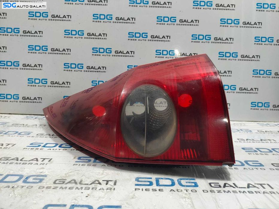 Stop Lampa Tripla Dreapta Renault Megane 2 Break Combi 2002 - 2008 Cod 8200142683 [L4810]