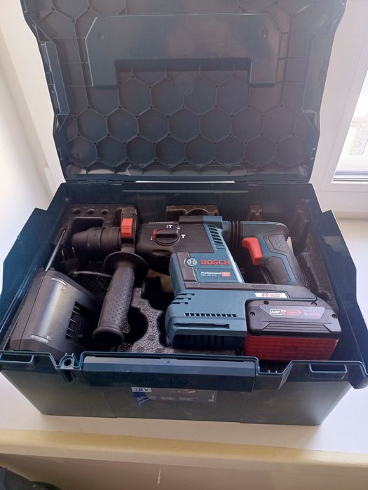 Перфоратор Bosch GBH 18v26f с быстросъёмный патроном.