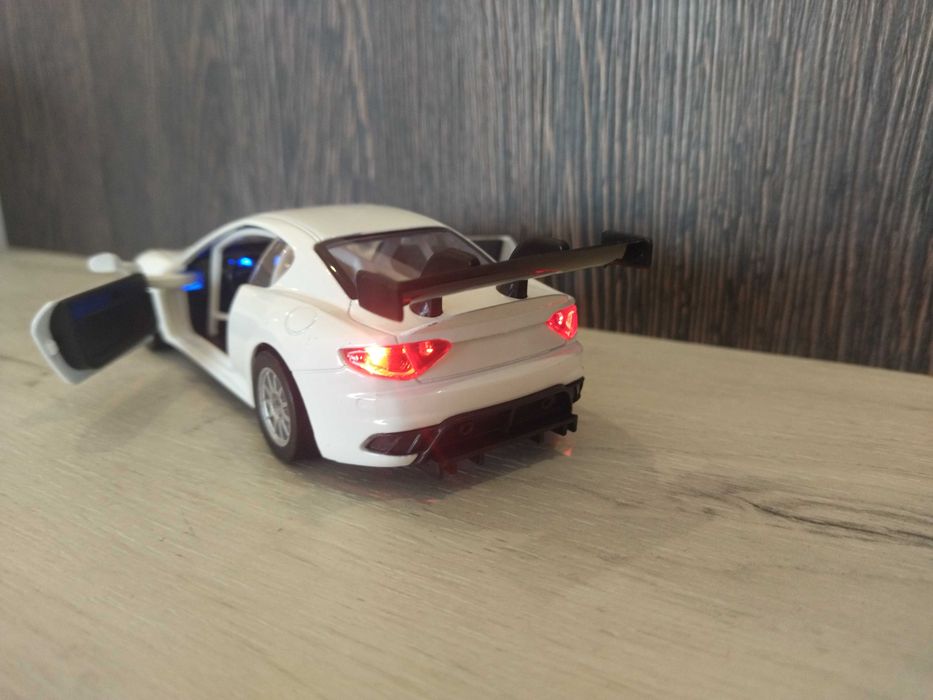 Метална количка Maserati Gran Turismo MC GT4 !!!