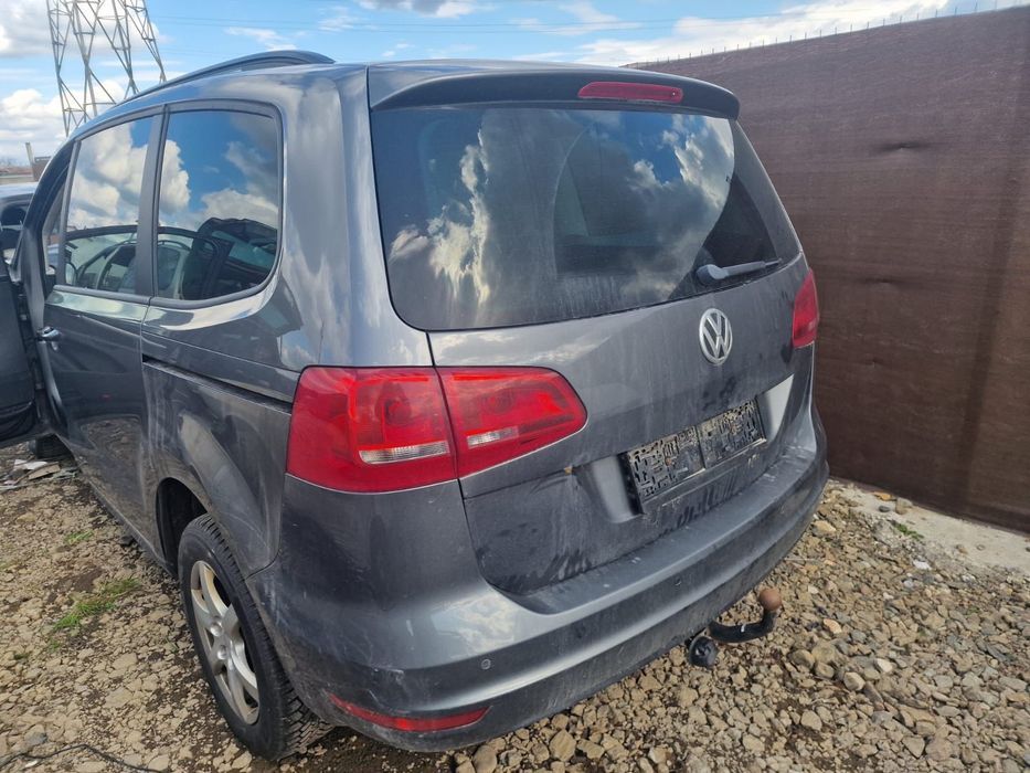 Dezmembram Volkswagen Sharan, an 2012, 2.0 TDI cod CFF, cutie manuala