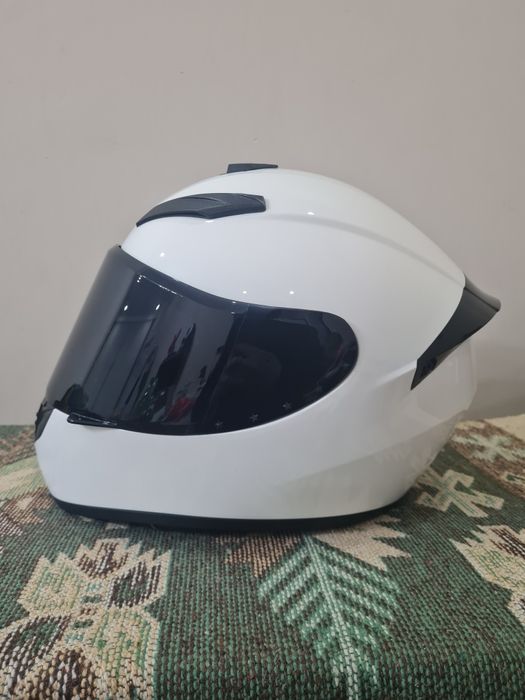 Продаю мотошлем состояние новое