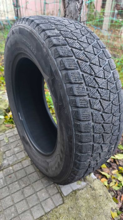 Всесезонни гуми Bridgestone Blizzak