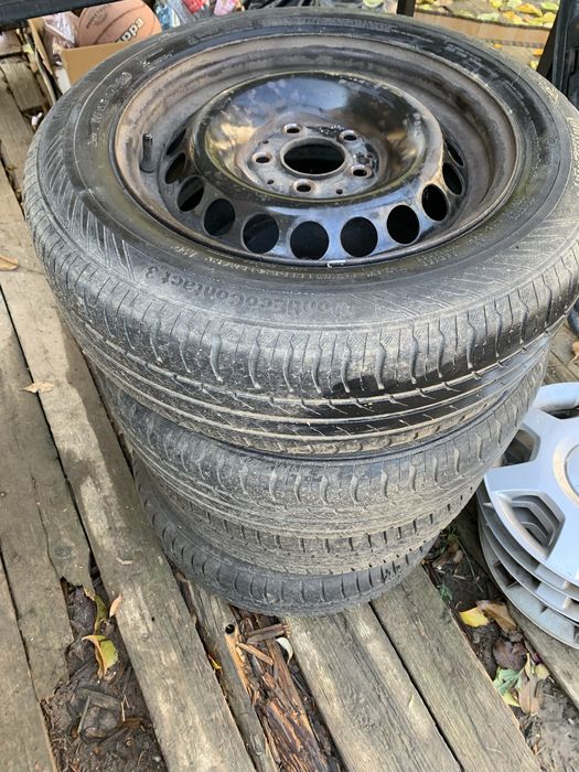 Vand 4 anvelope si 4 jante de tabla  18/65 R 15