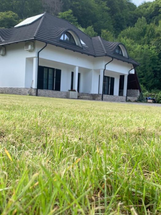 Cabana de inchiriat ,casa de vacanta,cazare,pensiune