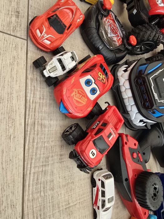 Разнообразни Играчи за малки и големи деца