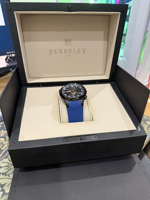Наручные часы PERRELET