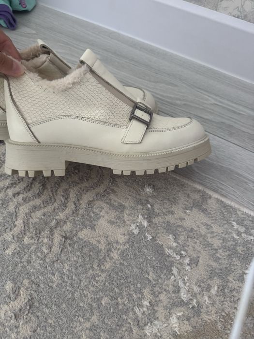 Продам новые кожанные осенние ботинки