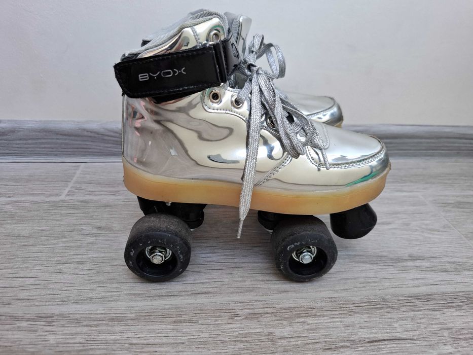 Светещи ролкови кънки Byox, 34 номер.