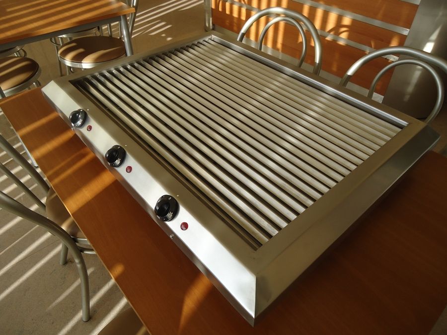 1.Скара  от неръждавейка на ток професионални за ресторанти и заведени