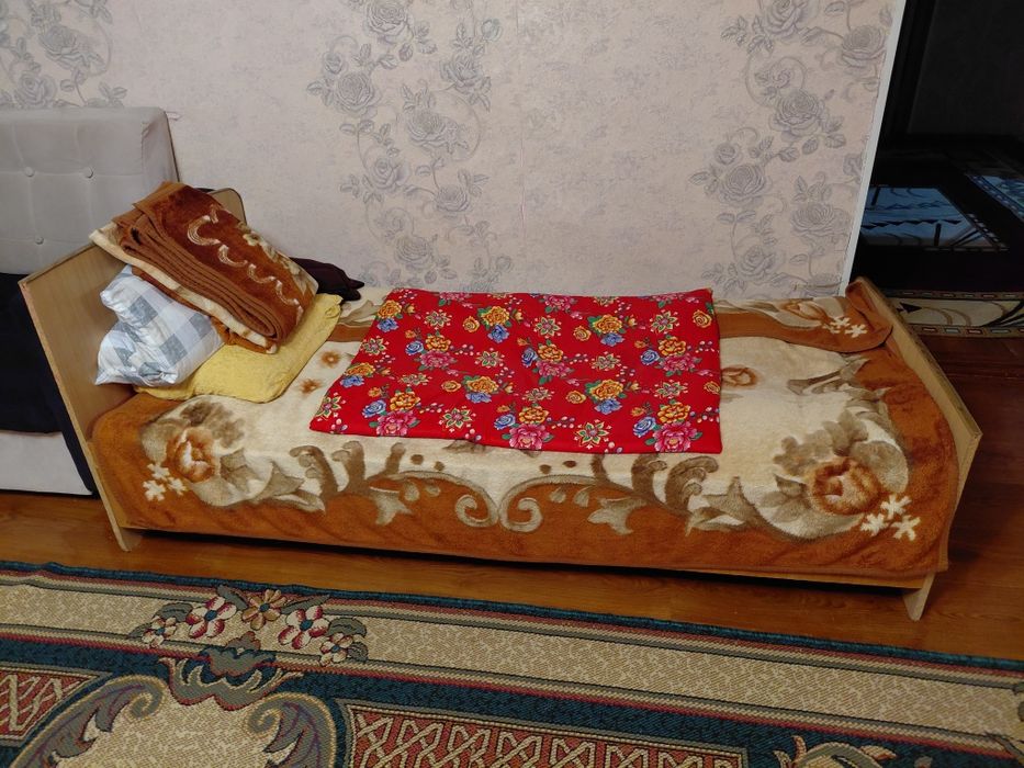 Кроват деревяныи