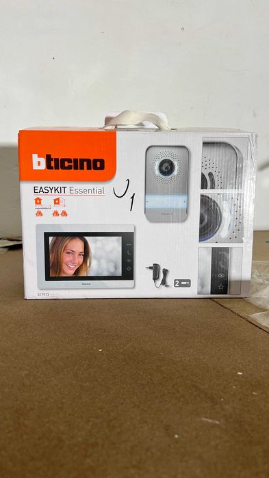 Videointerfon BTICINO Easykit Essential 7
